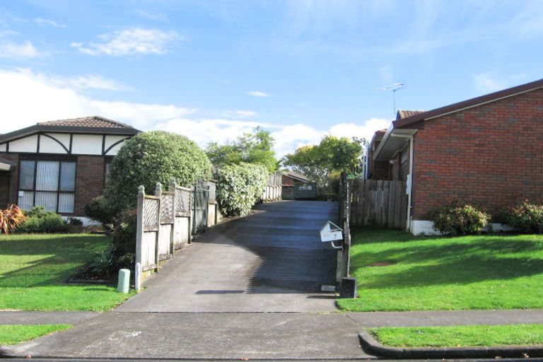 Photo of property in 7 Kookaburra Place, Botany Downs, Auckland, 2010