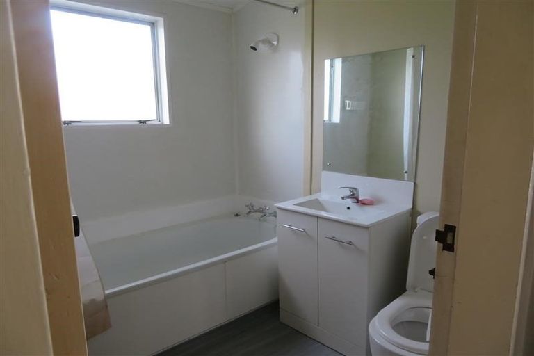 Photo of property in 264g Grounsell Crescent, Belmont, Lower Hutt, 5010