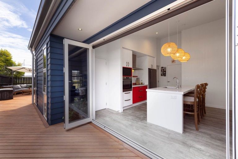 Photo of property in 28 Marion Crescent, Papamoa Beach, Papamoa, 3118