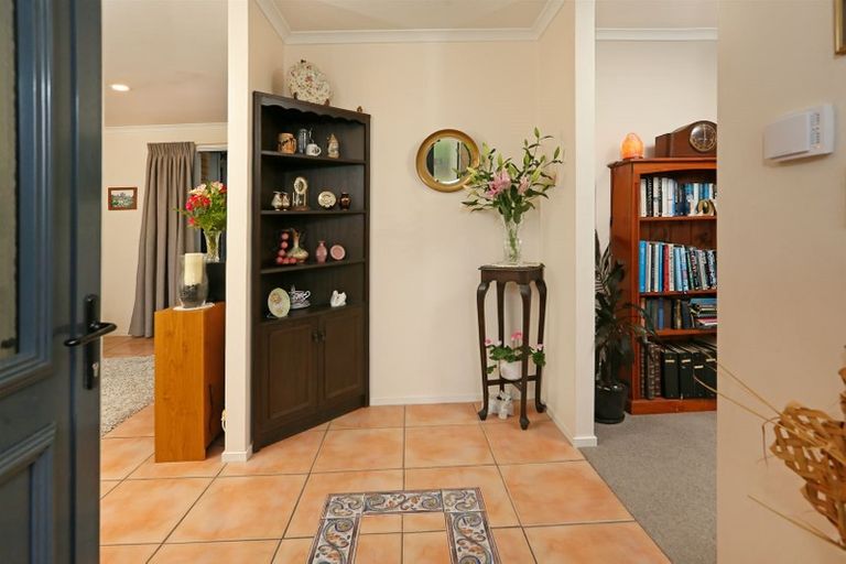 Photo of property in 30 Basra Drive, Henderson, Auckland, 0612
