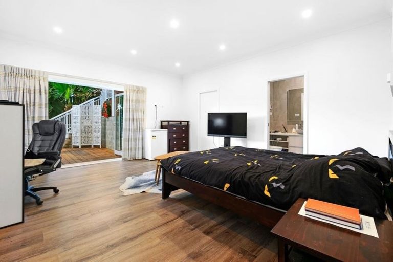 Photo of property in 14a Tiri View Place, Waiake, Auckland, 0630