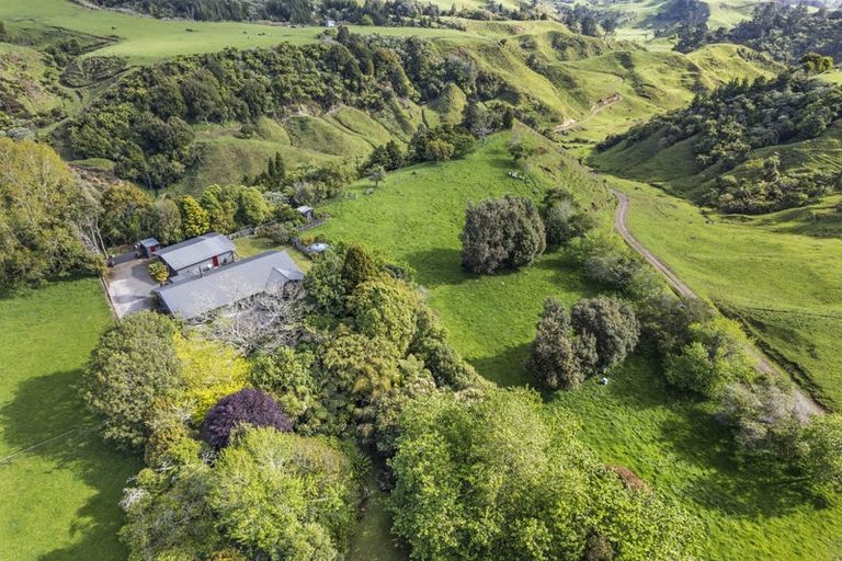 Photo of property in 92 Hickman Road, Onaero, Urenui, 4375