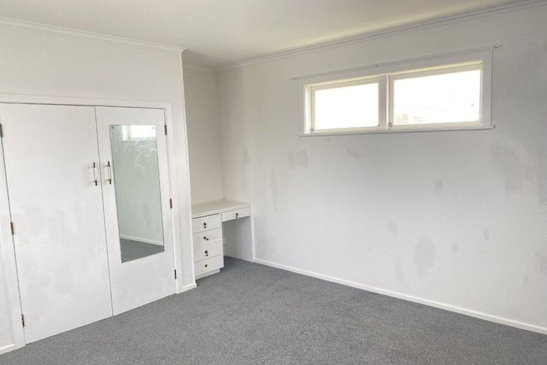 Photo of property in 100 Triangle Road, Massey, Auckland, 0614