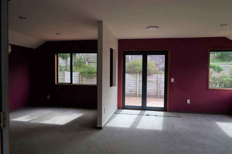 Photo of property in 62a Saint Johns Terrace, Tawa, Wellington, 5028