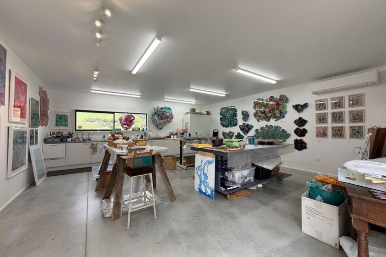 Photo of property in 154 Ohinepanea Road, Pukehina, Te Puke, 3186