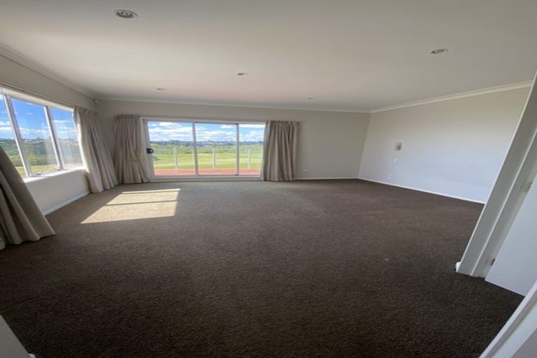 Photo of property in 17 Quedley Court, Eastern Beach, Auckland, 2012