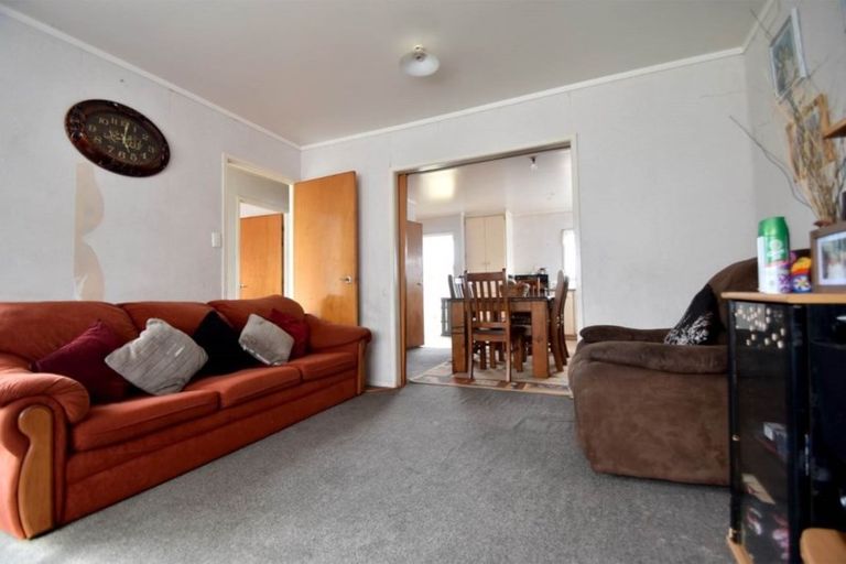 Photo of property in 2/3 Secretariat Place, Randwick Park, Auckland, 2105