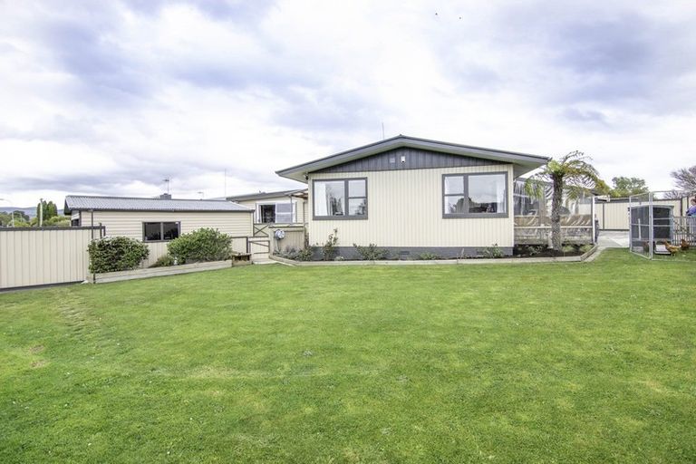 Photo of property in 2 Newcastle Street, Hokowhitu, Palmerston North, 4410