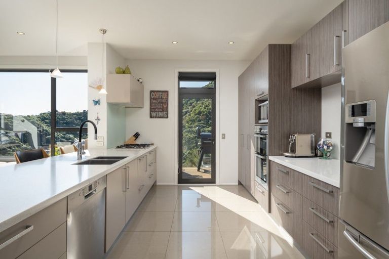 Photo of property in 27 Amelia Crescent, Waikawa, Picton, 7220