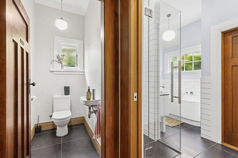 Photo of property in 39 Mills Road, Brooklyn, Wellington, 6021