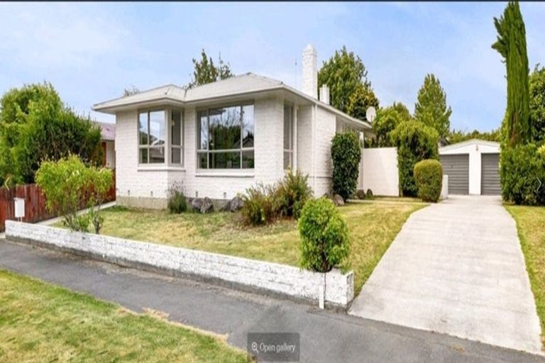 Photo of property in 1/31 Rosedale Place, Avonhead, Christchurch, 8042