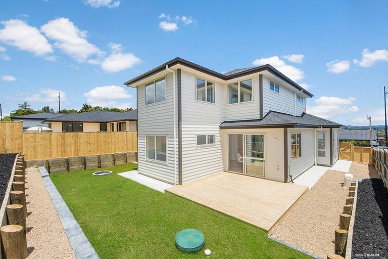 Photo of property in 25 Reserva Crescent, Kumeu, 0810
