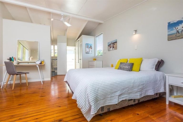 Photo of property in 79 Glamorgan Drive, Torbay, Auckland, 0630