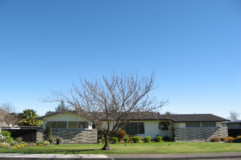 Photo of property in 12 Durham Drive, Havelock North, 4130