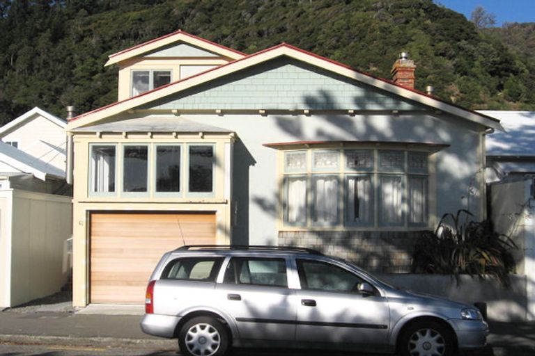 Photo of property in 61 Marine Parade, Eastbourne, Lower Hutt, 5013