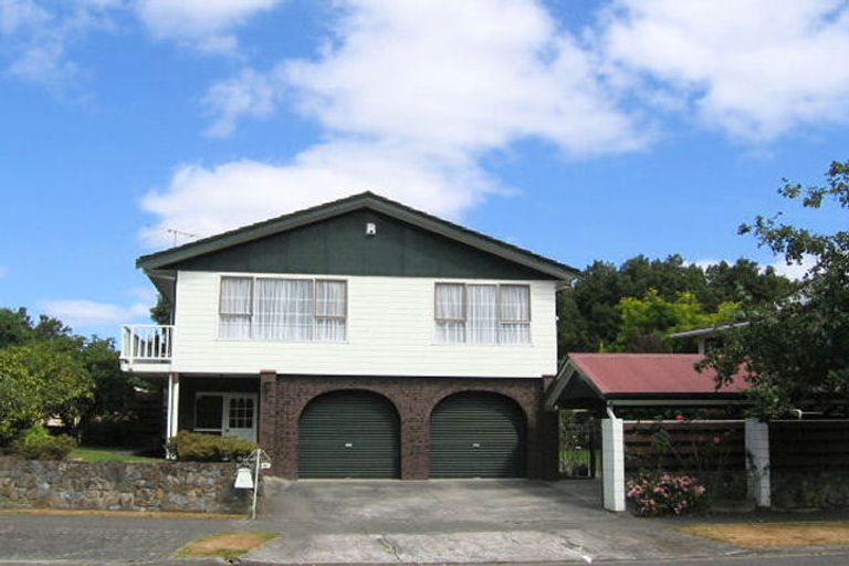 Photo of property in 30 Larchmont Grove, Totara Park, Upper Hutt, 5018