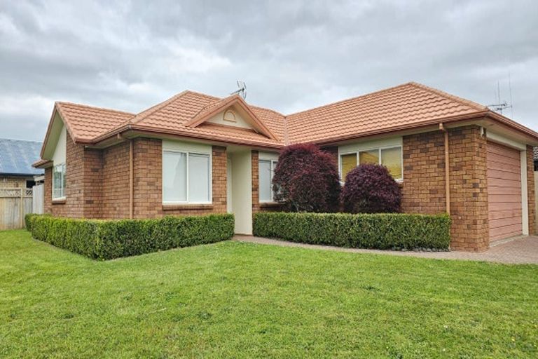 Photo of property in 6 Buckingham Place, Rototuna North, Hamilton, 3210