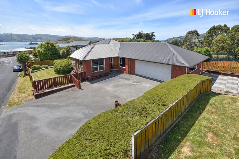 Photo of property in 37 Seaton Road, Portobello, Dunedin, 9014