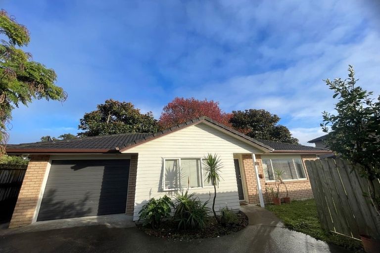 Photo of property in 11 Orbit Place, Flat Bush, Auckland, 2019