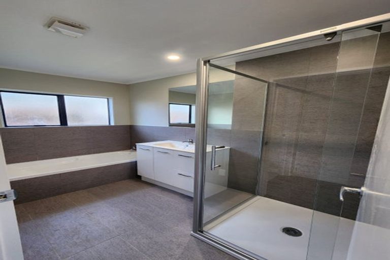 Photo of property in 1/14 Nerissa Place, Randwick Park, Auckland, 2105