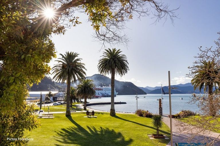 Photo of property in Oxleys Rock Apartments, 303/6 London Quay, Picton, 7220