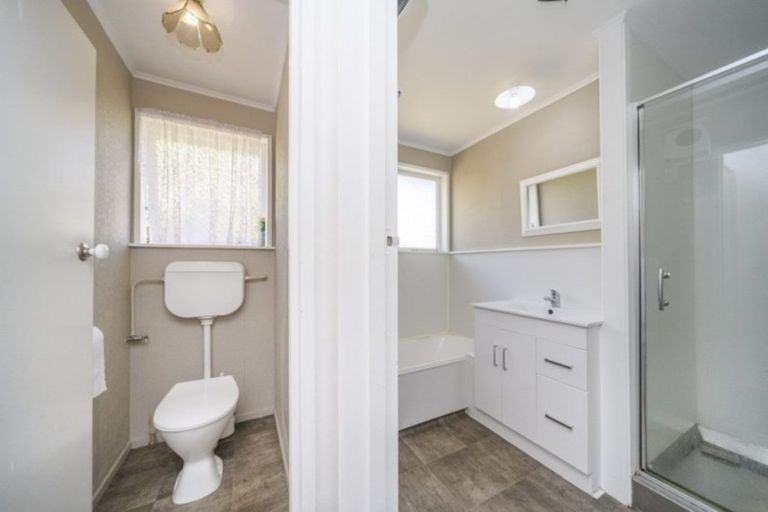 Photo of property in 25 Acacia Street, Kelvin Grove, Palmerston North, 4414