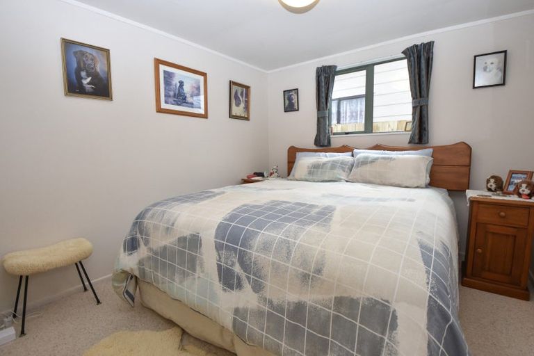 Photo of property in 6 Kupe Drive, Carterton, 5713