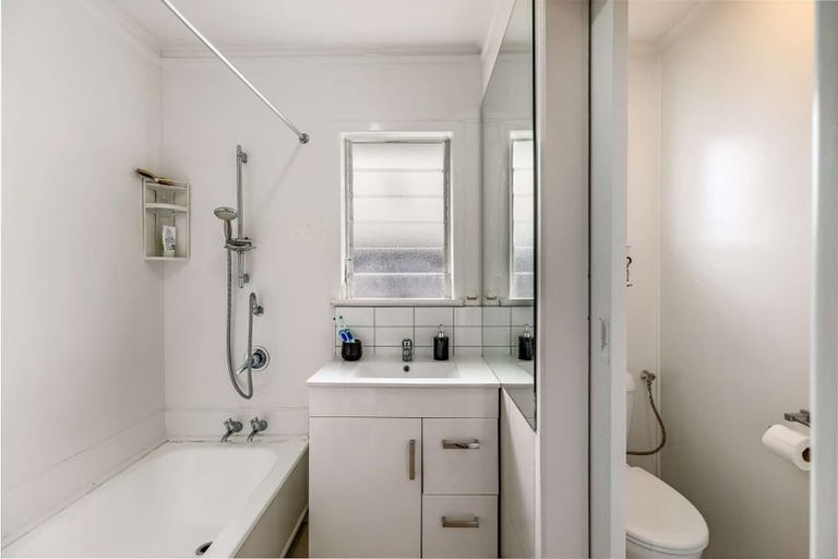 Photo of property in 1/18 Sheehan Avenue, Papakura, 2110