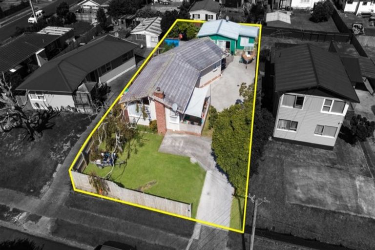 Photo of property in 12 Kohinoor Avenue, Mangere, Auckland, 2022