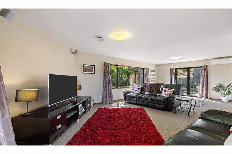 Photo of property in 37 Broadhaven Avenue, Parklands, Christchurch, 8083