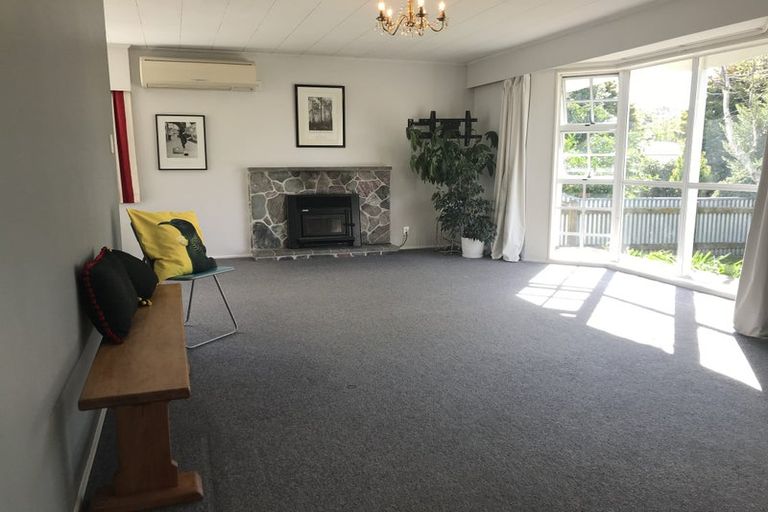 Photo of property in 14 Papawai Road, Greytown, 5712