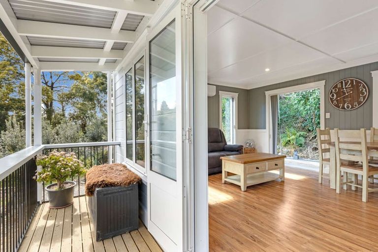 Photo of property in 16 Angle Street, Picton, 7220