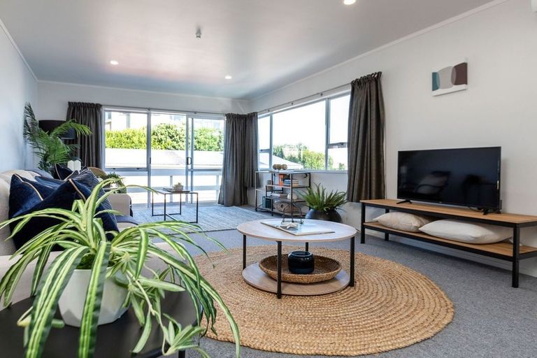 Photo of property in 8b Whiteley Street, Moturoa, New Plymouth, 4310