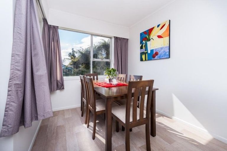 Photo of property in 1 Ronald Place, Manurewa, Auckland, 2102