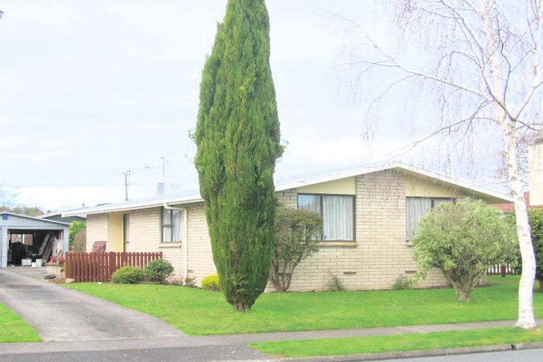 Photo of property in 12 Elmwood Crescent, Pukete, Hamilton, 3200
