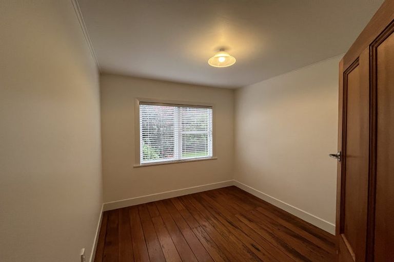 Photo of property in 77 Hine Street, New Plymouth, 4310