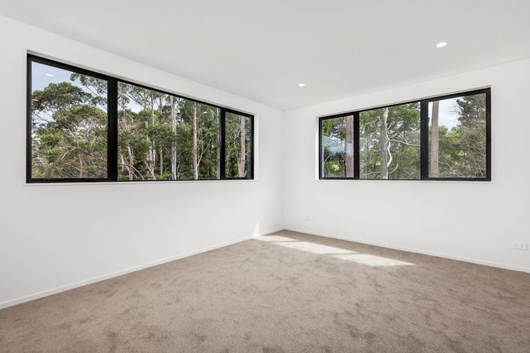 Photo of property in 9a Endurance Rise, Orewa, 0931