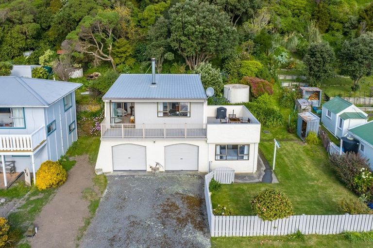 Photo of property in 72 Lake Ferry Road, Lake Ferry, Featherston, 5772