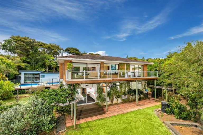 Photo of property in 18 Rahui Road, Greenhithe, Auckland, 0632