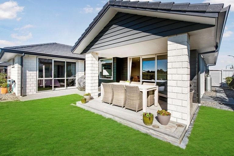 Photo of property in 55 Harding Drive, Papamoa Beach, Papamoa, 3118