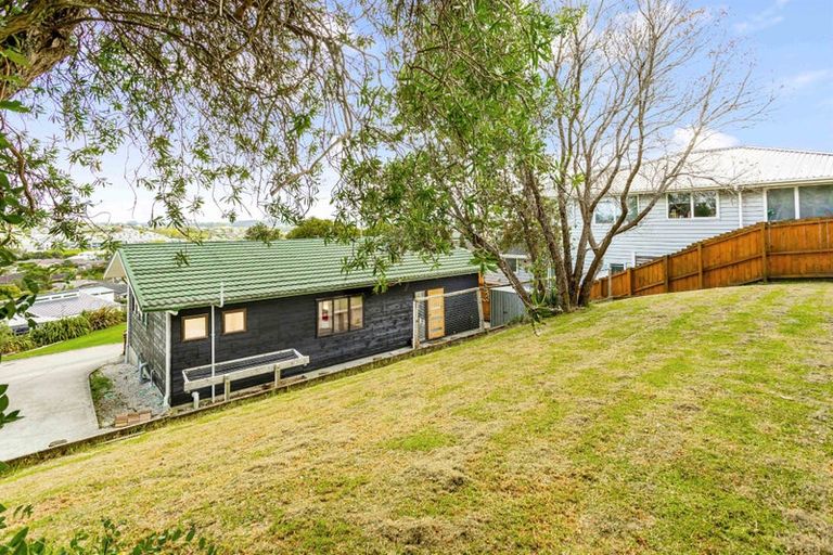 Photo of property in 15 Jelas Road, Red Beach, 0932