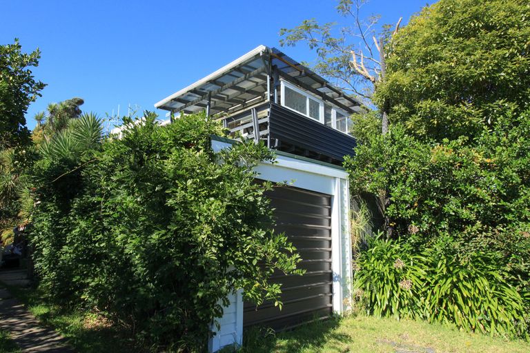 Photo of property in 77 Lorenzen Bay Road, Raglan, 3225