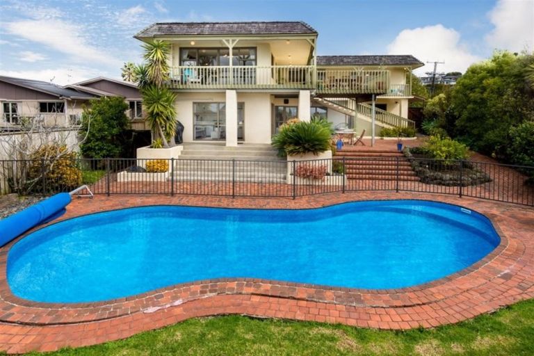 Photo of property in 14 Park Rise, Campbells Bay, Auckland, 0630