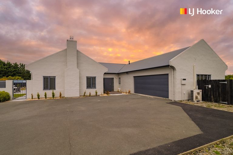 Photo of property in 34 Sunninghurst Drive, Fairfield, Dunedin, 9018