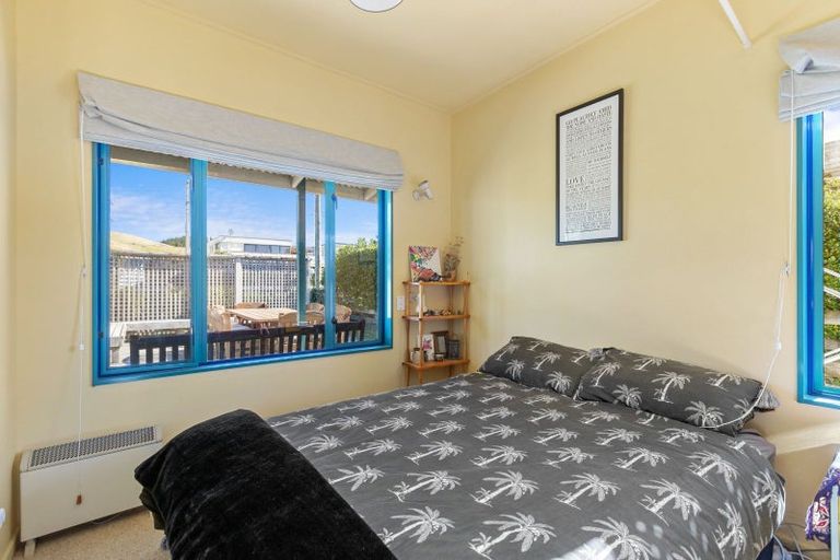 Photo of property in 43 Pinedale Crescent, Riversdale Beach, Masterton, 5872