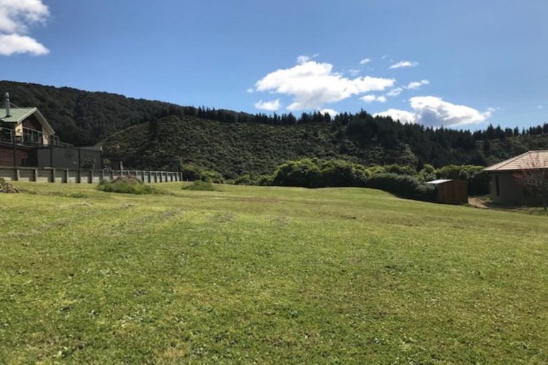 Photo of property in 26 Harbour View Heights, Picton, 7220