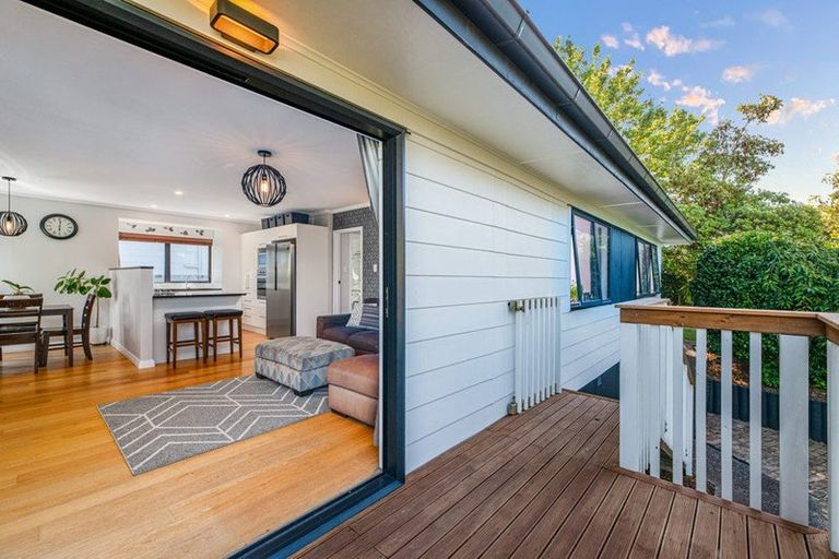 Photo of property in 17 Gallony Avenue, Massey, Auckland, 0614