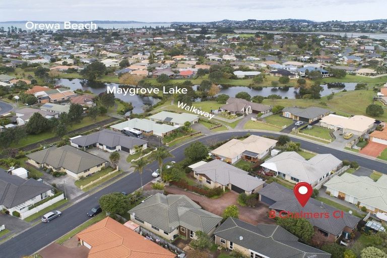 Photo of property in 8 Chalmers Close, Orewa, 0931