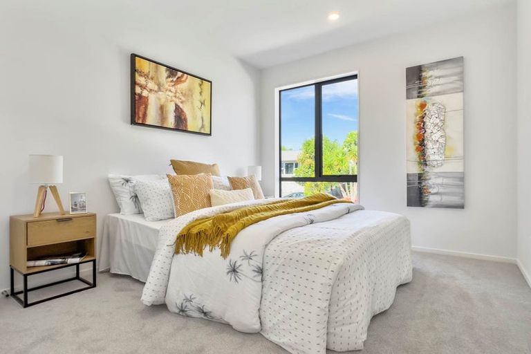 Photo of property in 1/14 Ribblesdale Road, Henderson, Auckland, 0612