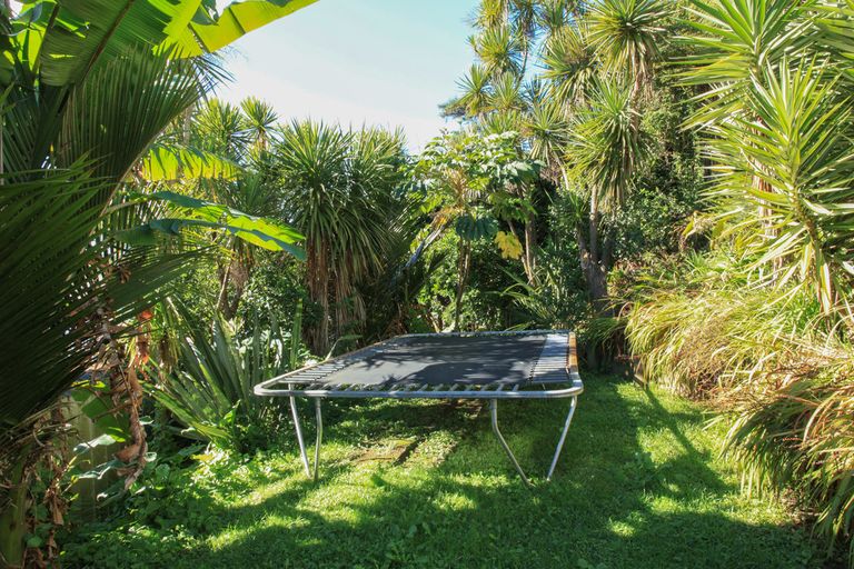 Photo of property in 77 Lorenzen Bay Road, Raglan, 3225